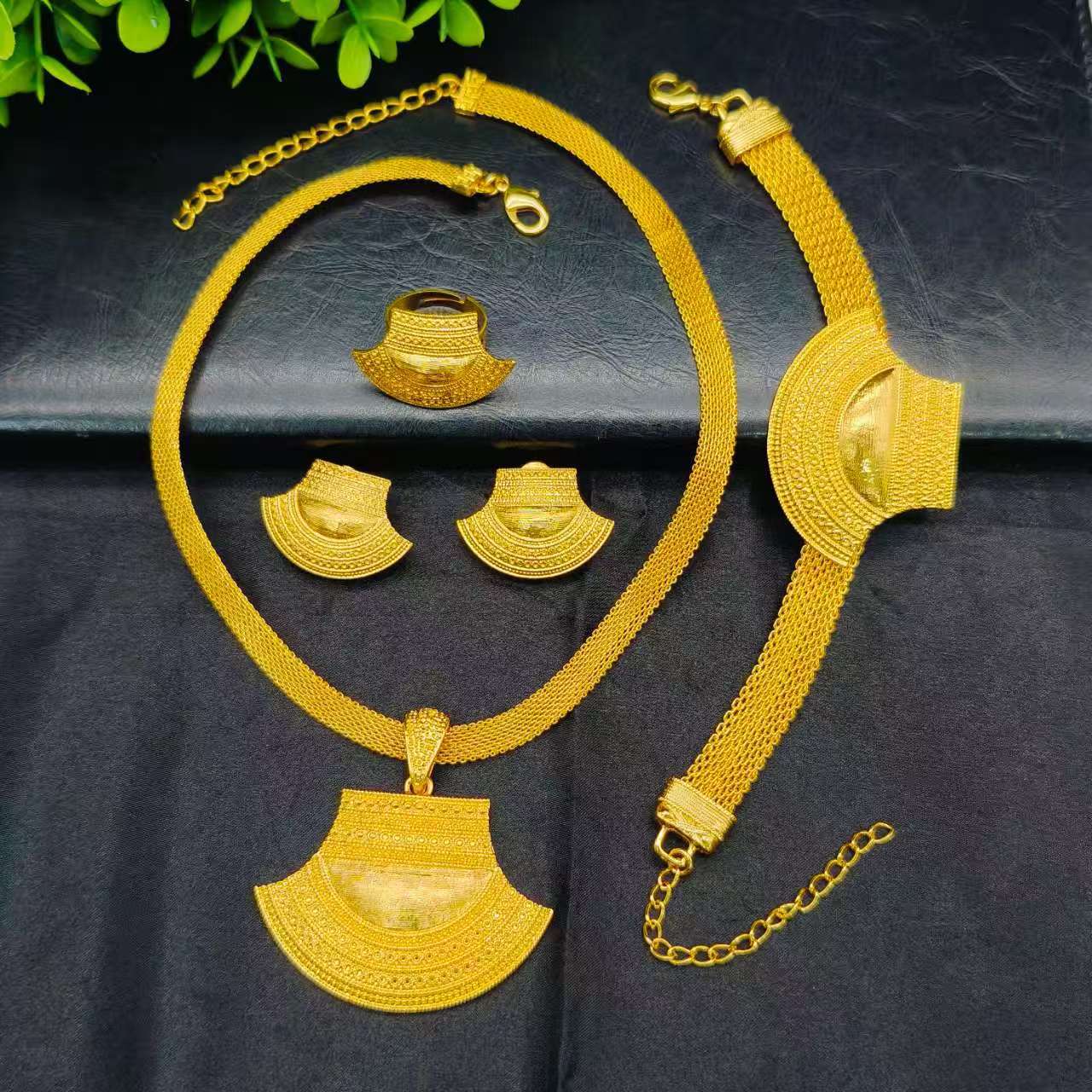 ชุดเครื่องประดับ 4 ชิ้น ประกอบ - Fine Jewelry Watches Women บทวิจารณ์และราคา